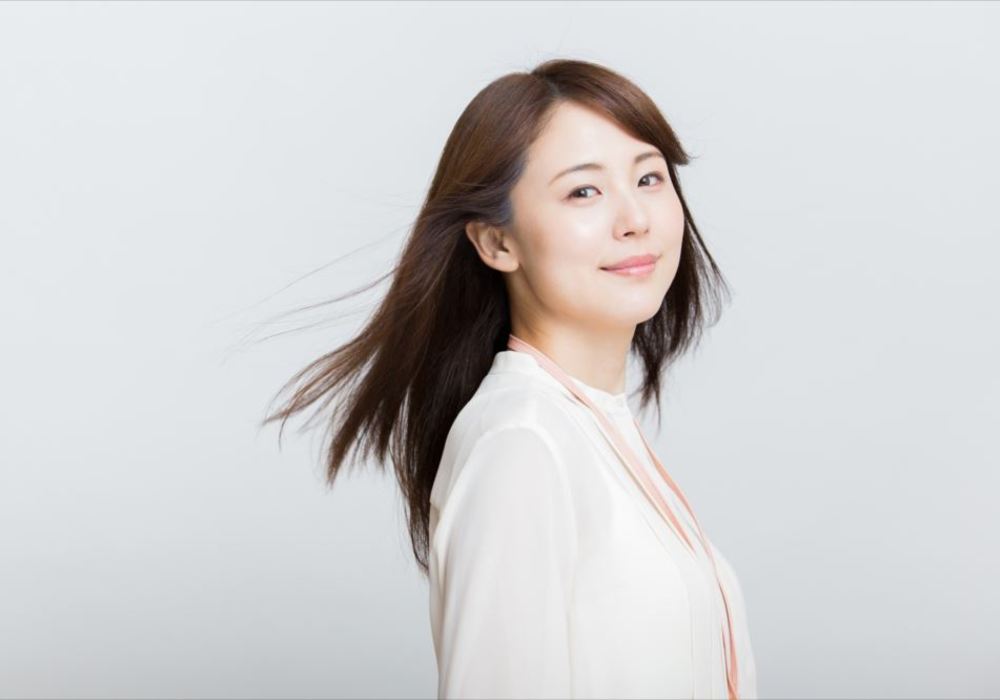 サラサラの女性